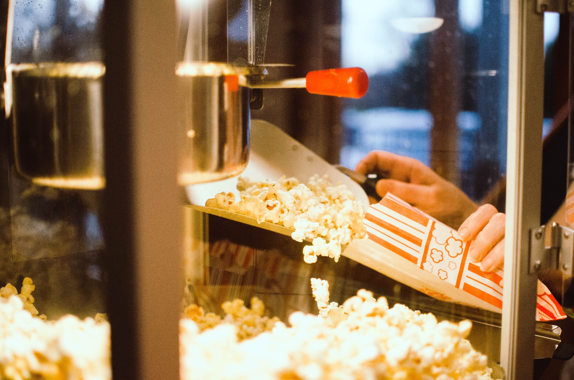 Top 10 Popcornmaskiner: Find den bedste popcornmaskine